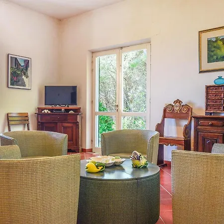 Holiday home Awesome In